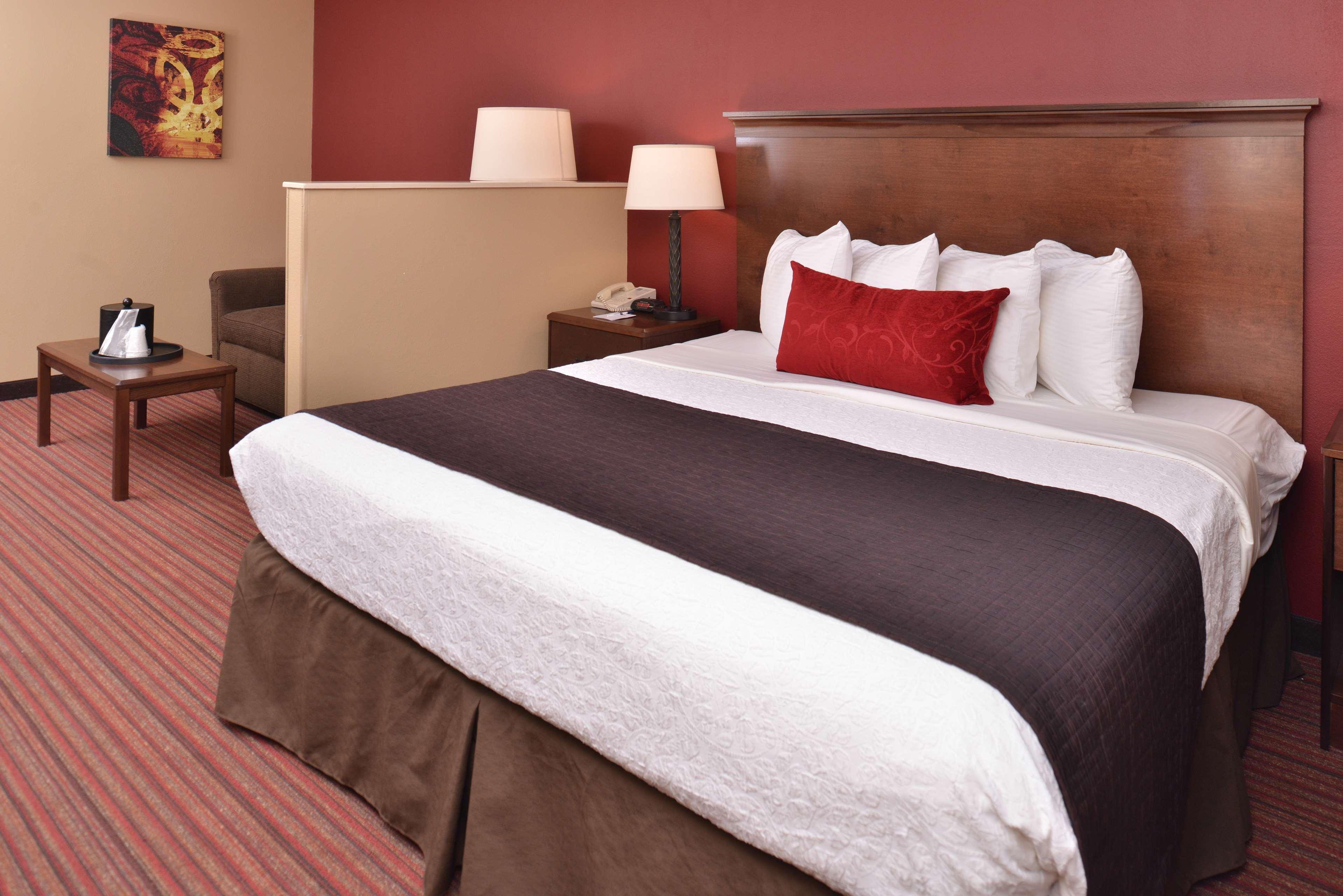 Best Western Woodland Inn Bagian luar foto