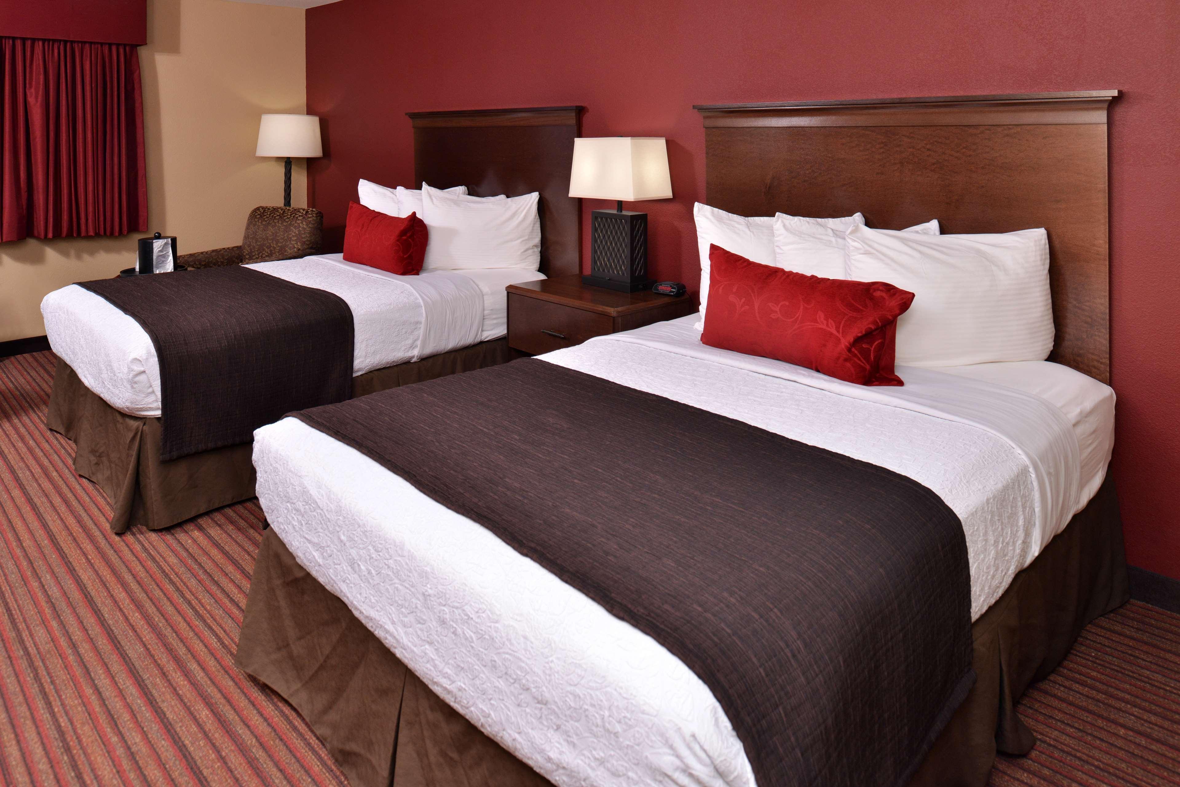 Best Western Woodland Inn Bagian luar foto