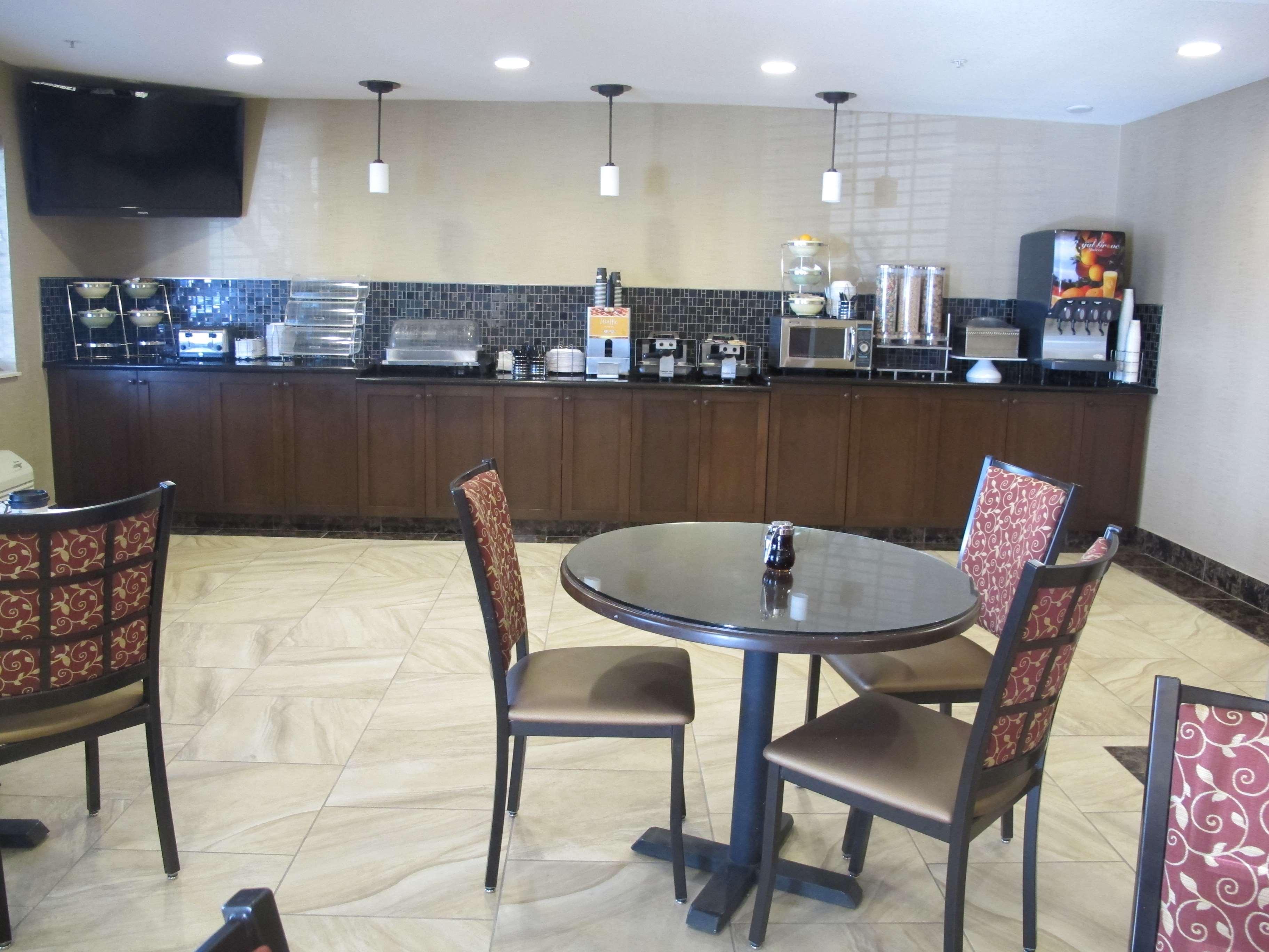 Best Western Woodland Inn Bagian luar foto