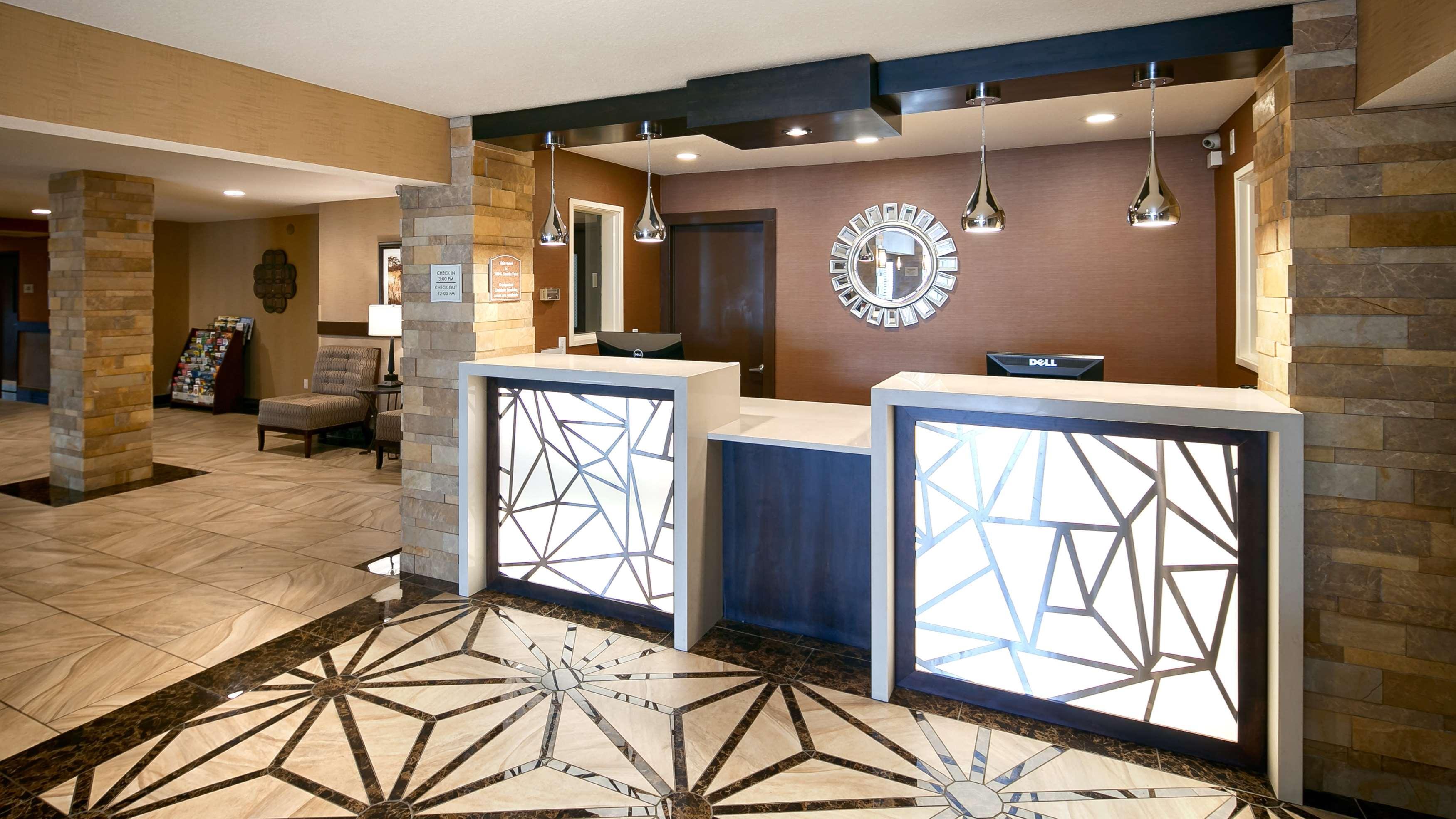 Best Western Woodland Inn Bagian luar foto