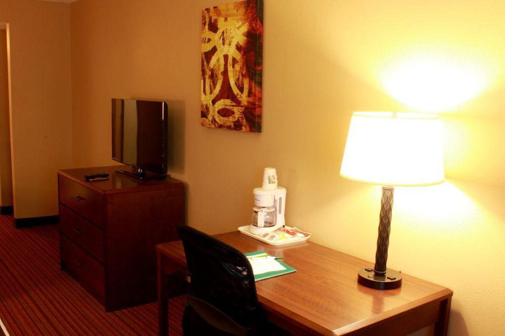 Best Western Woodland Inn Bagian luar foto