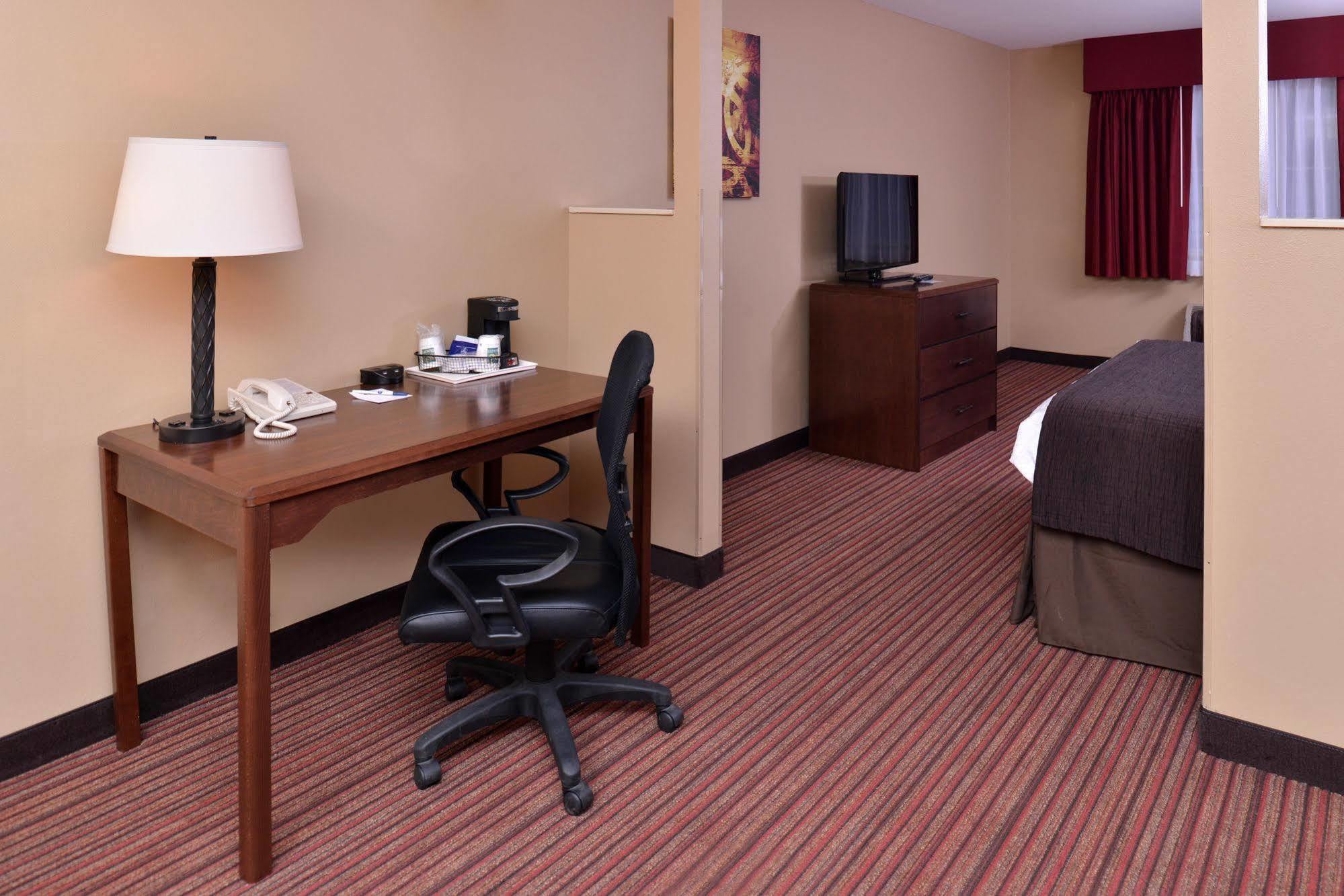 Best Western Woodland Inn Bagian luar foto