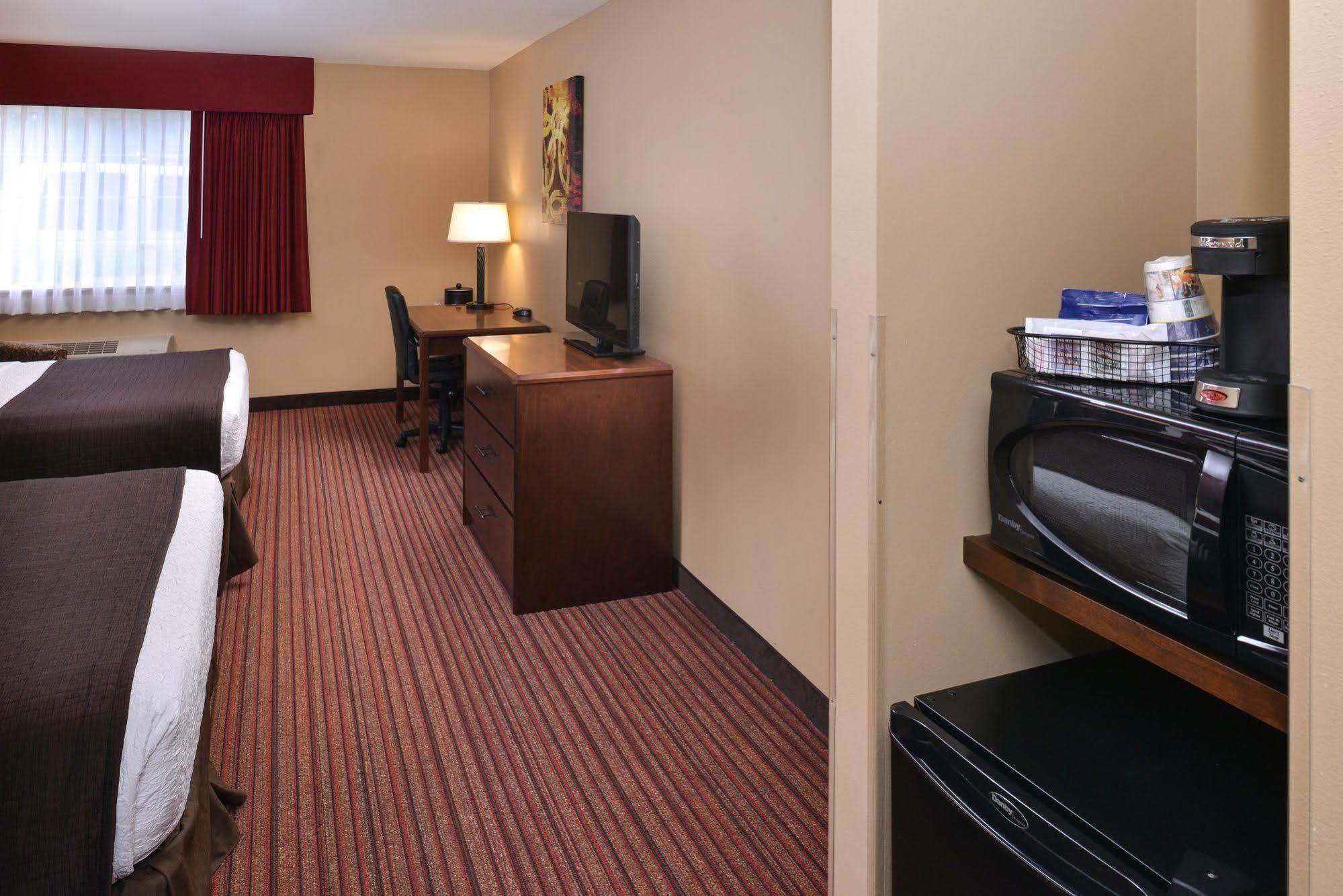 Best Western Woodland Inn Bagian luar foto