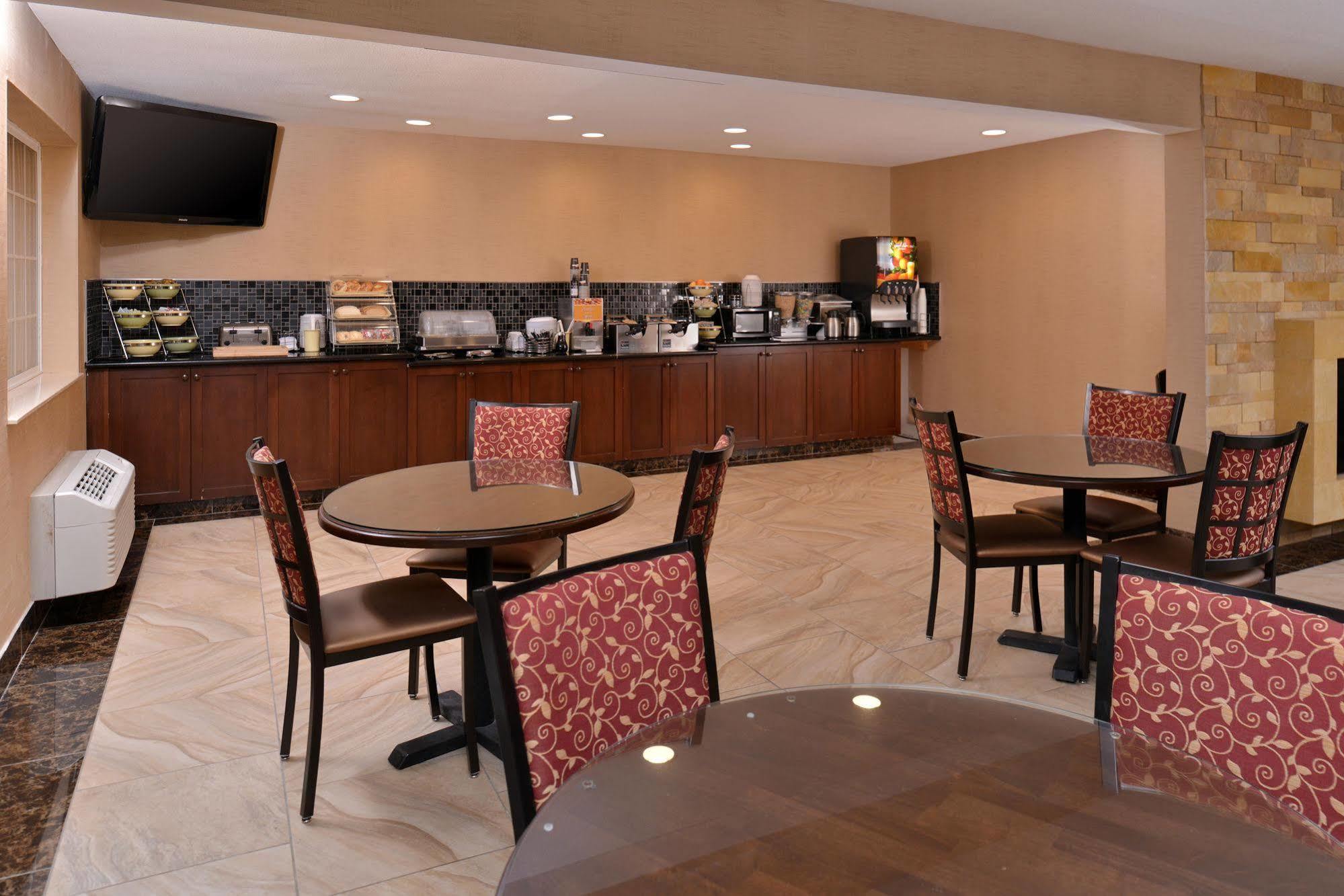Best Western Woodland Inn Bagian luar foto