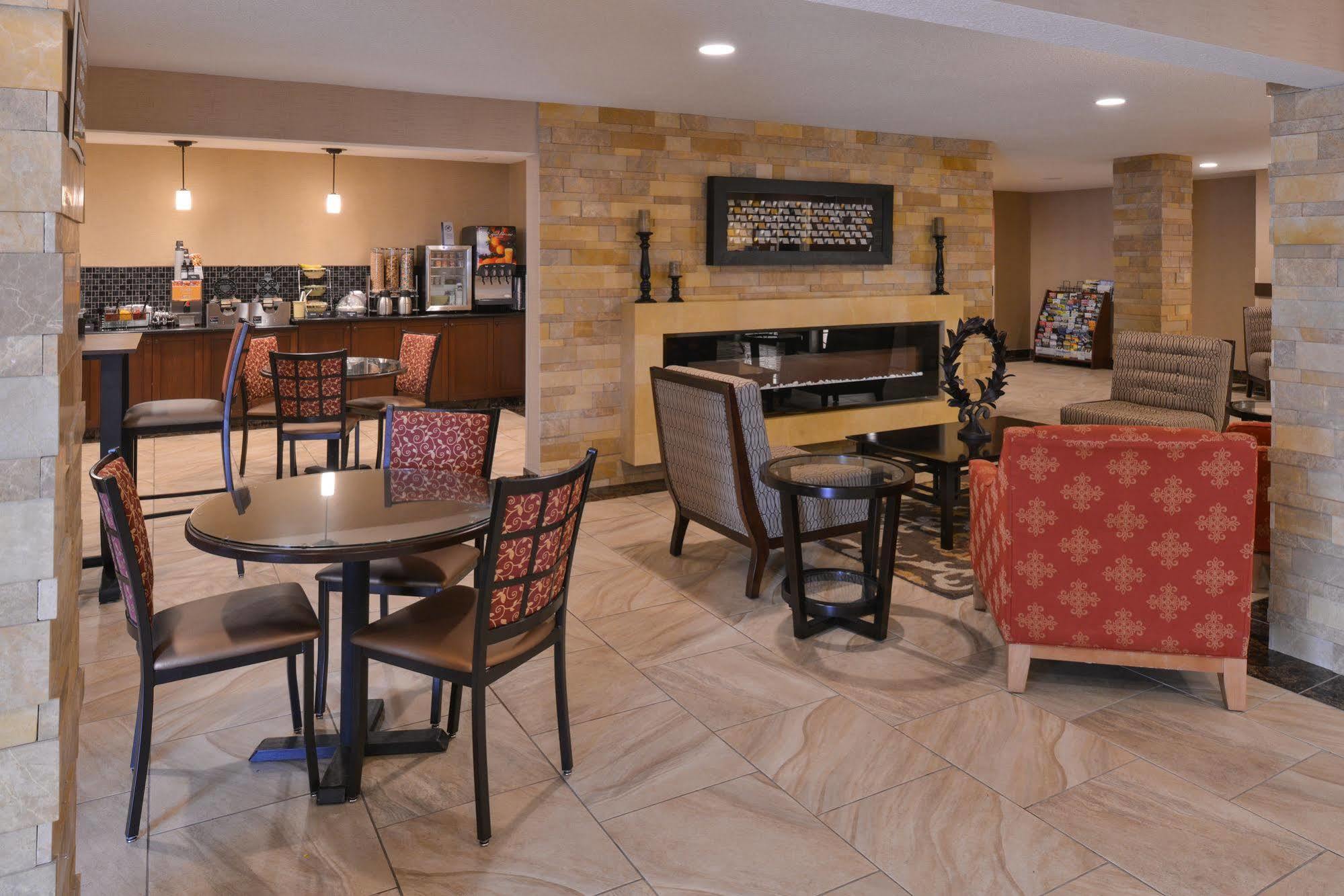 Best Western Woodland Inn Bagian luar foto